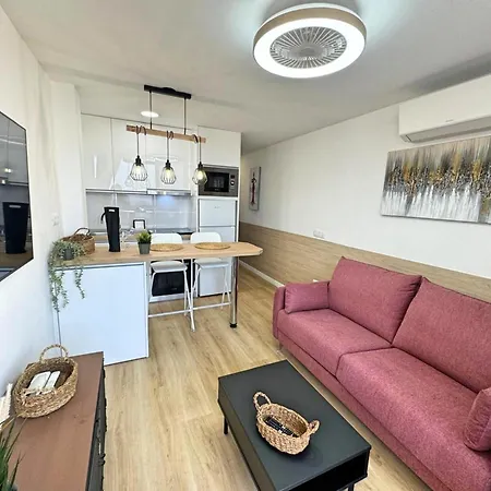 Apartment Relaxing Near The Sea